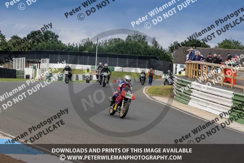 Vintage motorcycle club;eventdigitalimages;mallory park;mallory park trackday photographs;no limits trackdays;peter wileman photography;trackday digital images;trackday photos;vmcc festival 1000 bikes photographs